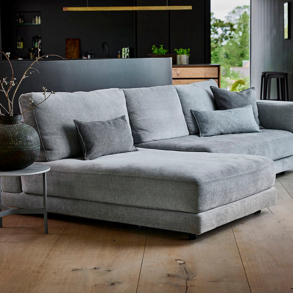 Scale 2-Seater Sofa with Double Daybed and Armrest