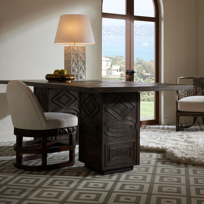 Vargue?o Dining Table