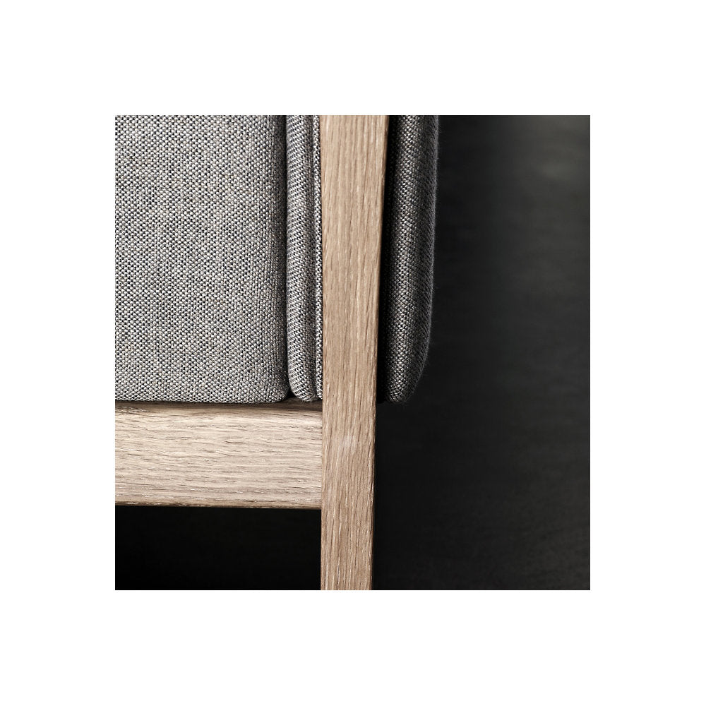 CH163 Sofa