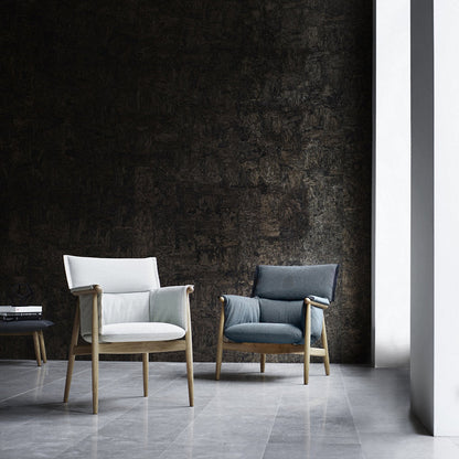E015 Embrace Lounge Chair