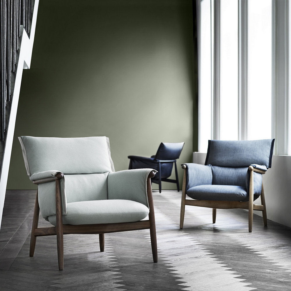 E015 Embrace Lounge Chair