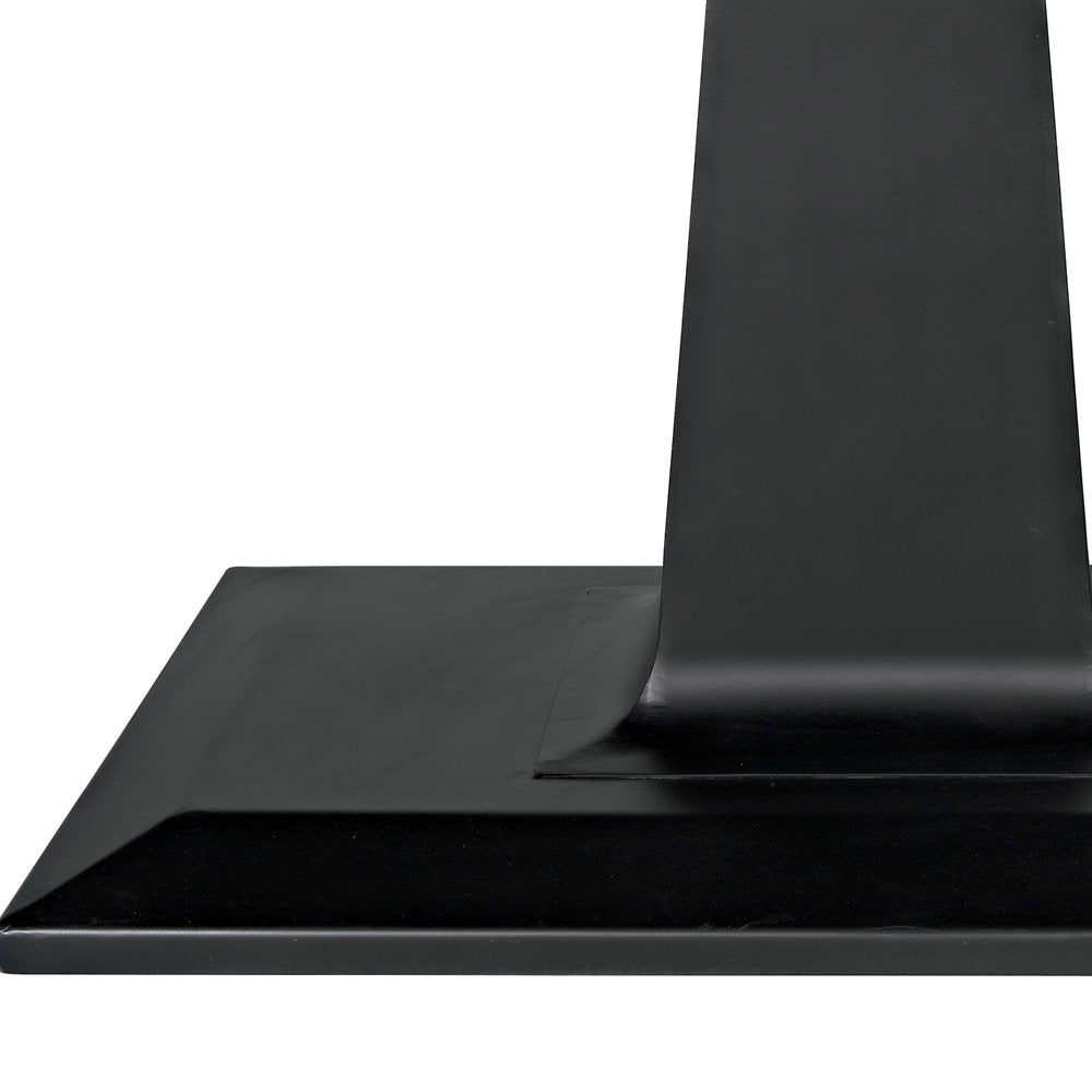 Amboss Dining Table