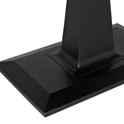 Amboss Dining Table