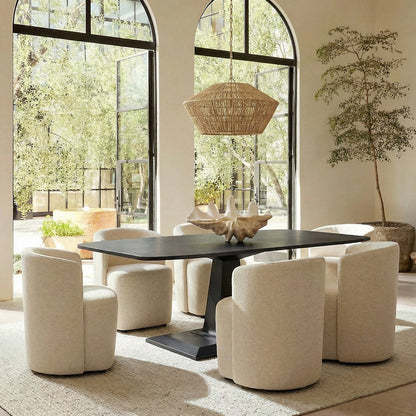 Amboss Dining Table