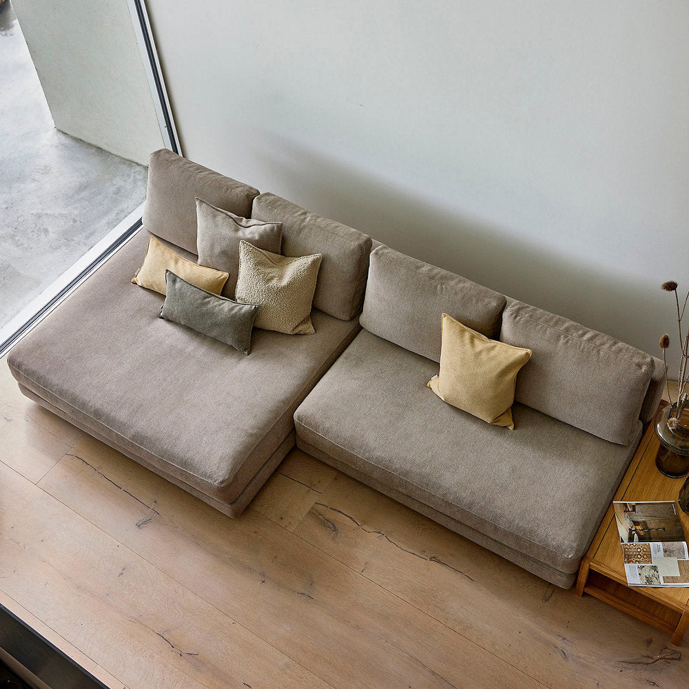 Scale 2-Seater Sofa with Double Daybed and Armrest