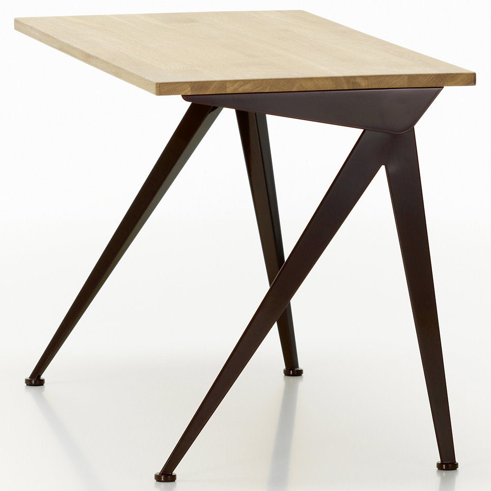 Compas Direction Desk