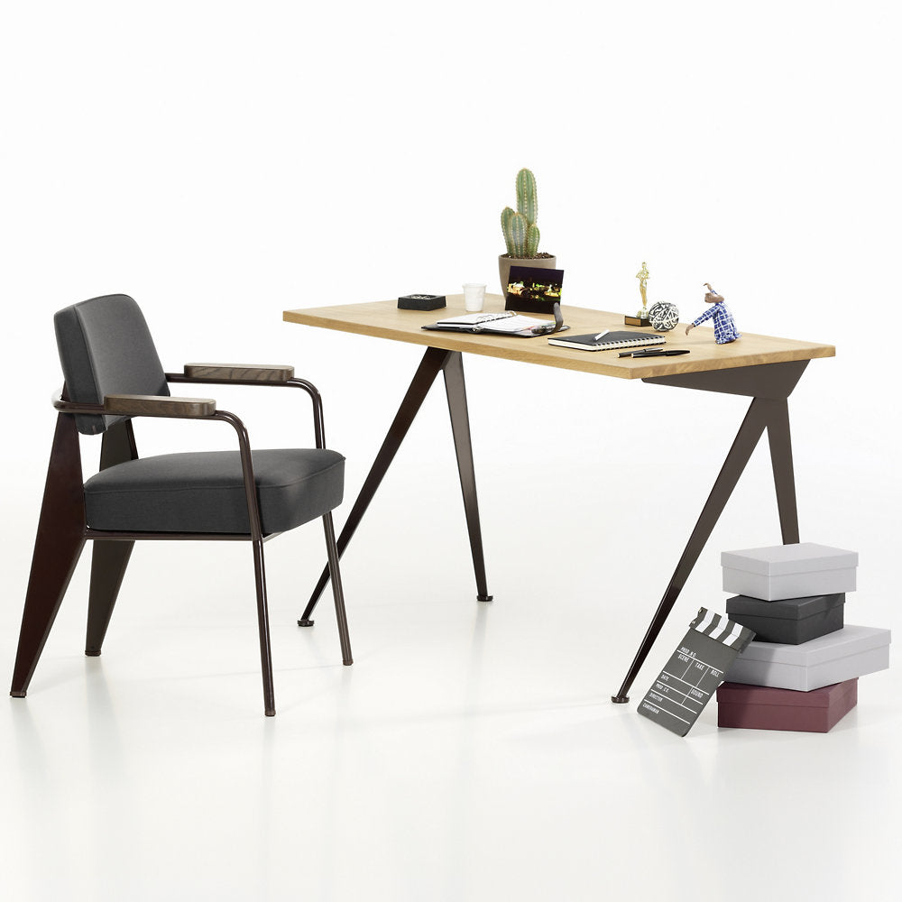 Compas Direction Desk