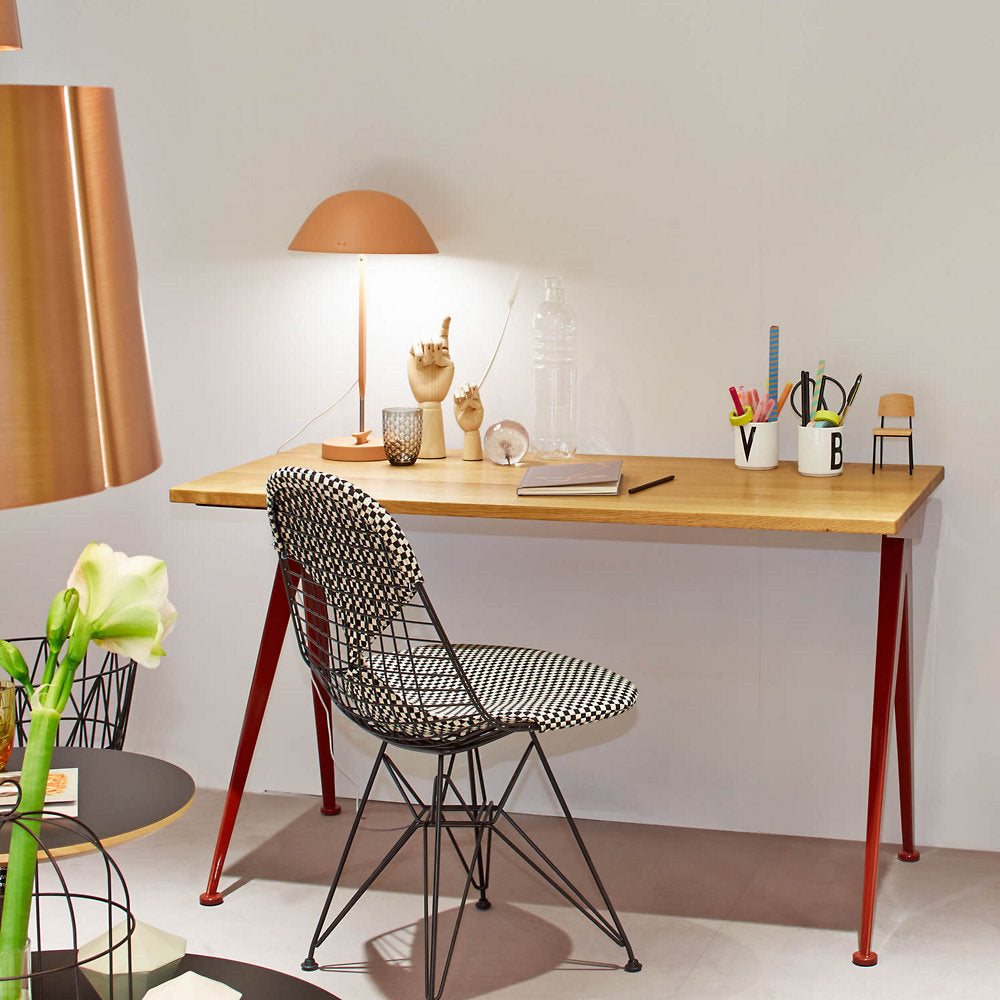 Compas Direction Desk